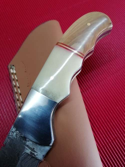 HANDMADE DAMASCUS STEEL HUNTING KNIFE !!!