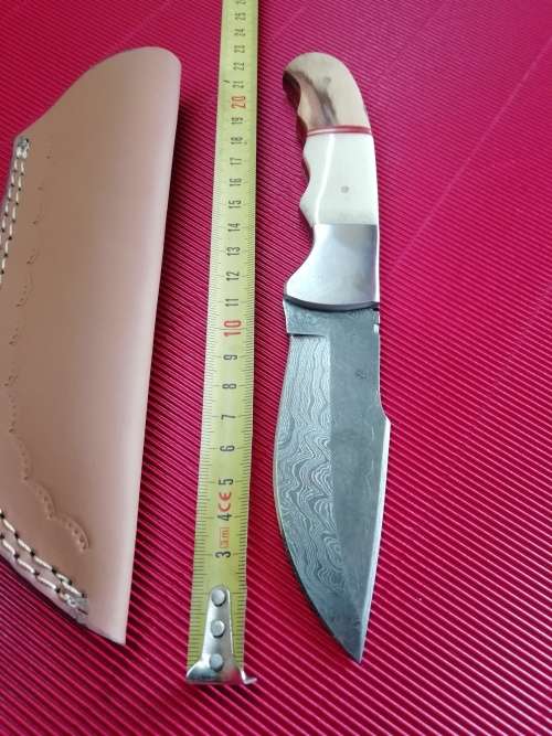 HANDMADE DAMASCUS STEEL HUNTING KNIFE !!!