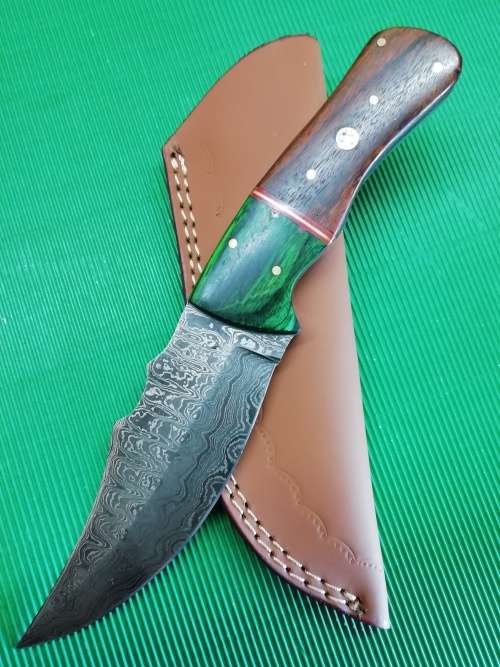 HANDMADE DAMASCUS STEEL HUNTING KNIFE !!!