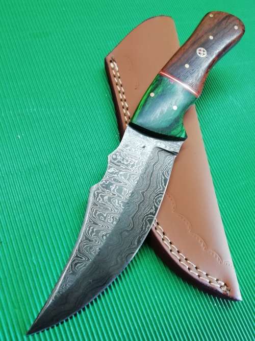 HANDMADE DAMASCUS STEEL HUNTING KNIFE !!!