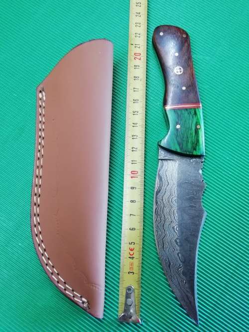 HANDMADE DAMASCUS STEEL HUNTING KNIFE !!!
