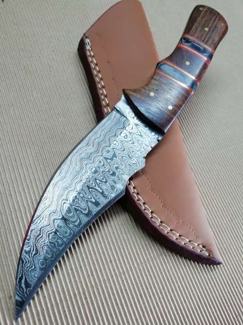 HANDMADE DAMASCUS STEEL HUNTING KNIFE !!!