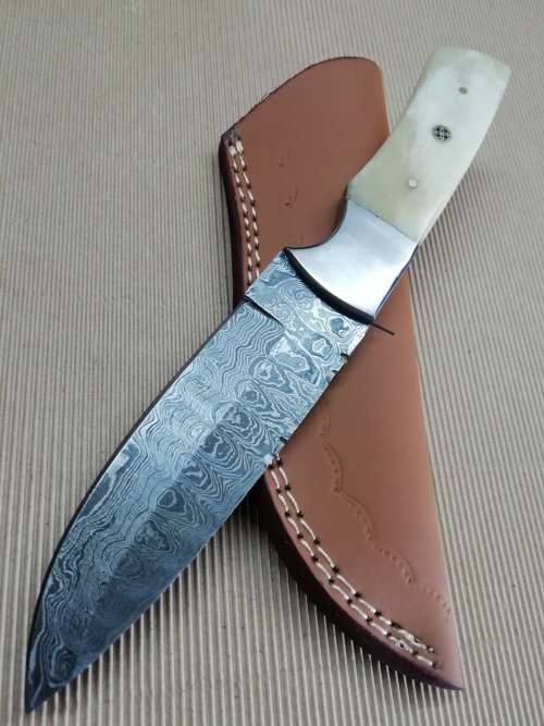 HANDMADE DAMASCUS STEEL HUNTING KNIFE !!!