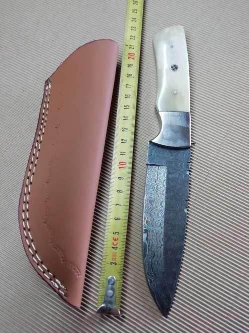 HANDMADE DAMASCUS STEEL HUNTING KNIFE !!!