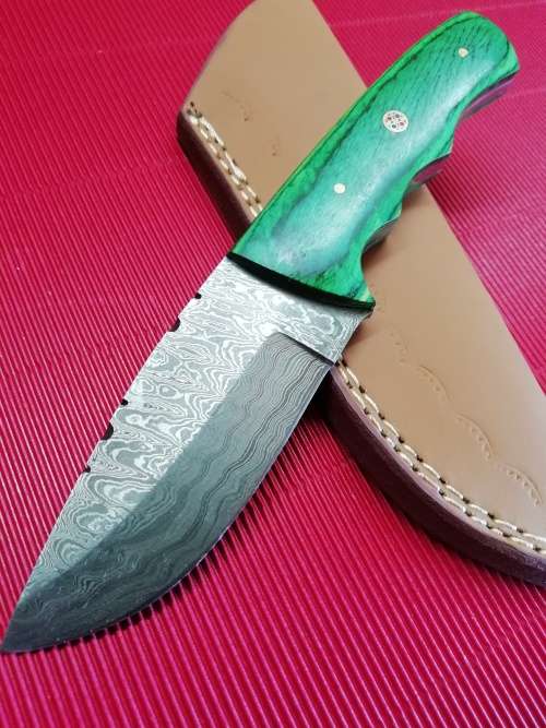 HANDMADE DAMASCUS STEEL HUNTING KNIFE !!!