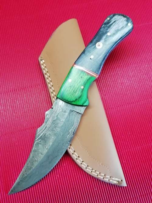 HANDMADE DAMASCUS STEEL HUNTING KNIFE !!!