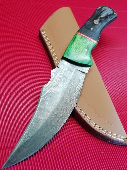 HANDMADE DAMASCUS STEEL HUNTING KNIFE !!!