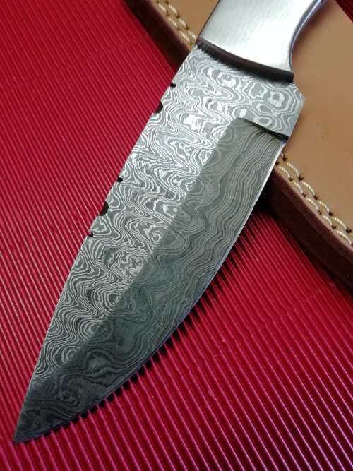 HANDMADE DAMASCUS STEEL HUNTING KNIFE !!!