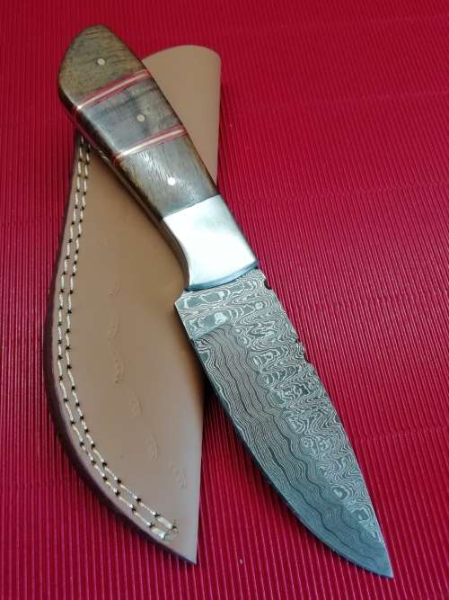 HANDMADE DAMASCUS STEEL HUNTING KNIFE !!!