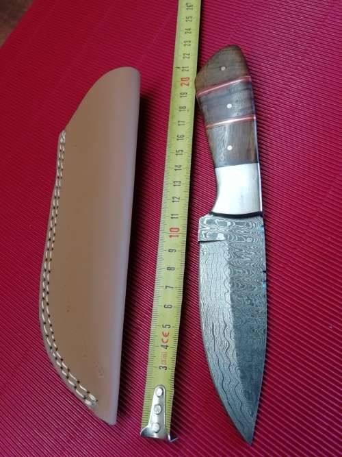 HANDMADE DAMASCUS STEEL HUNTING KNIFE !!!