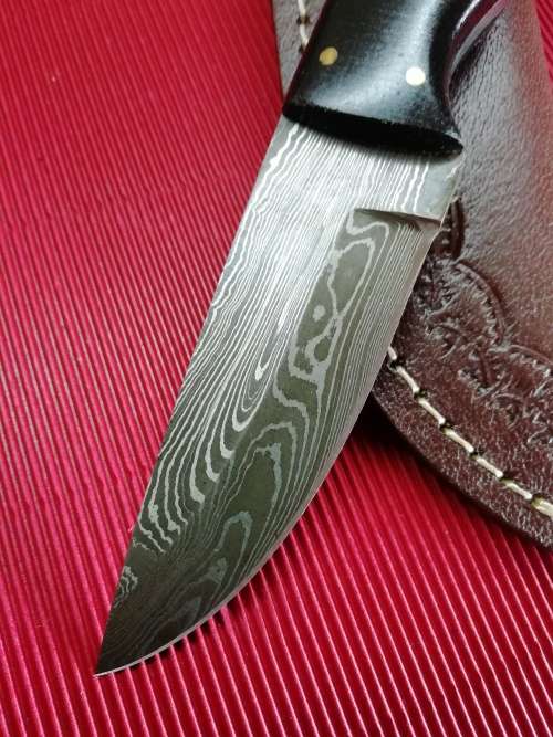 HANDMADE DAMASCUS STEEL HUNTING KNIFE !!!