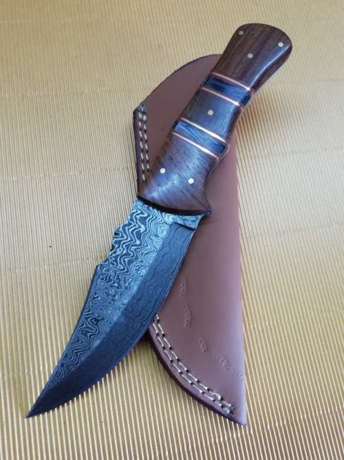 HANDMADE DAMASCUS STEEL HUNTING KNIFE !!!