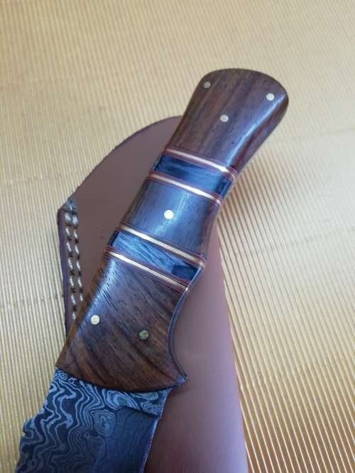 HANDMADE DAMASCUS STEEL HUNTING KNIFE !!!