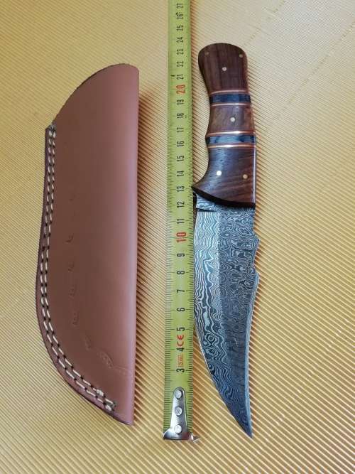 HANDMADE DAMASCUS STEEL HUNTING KNIFE !!!