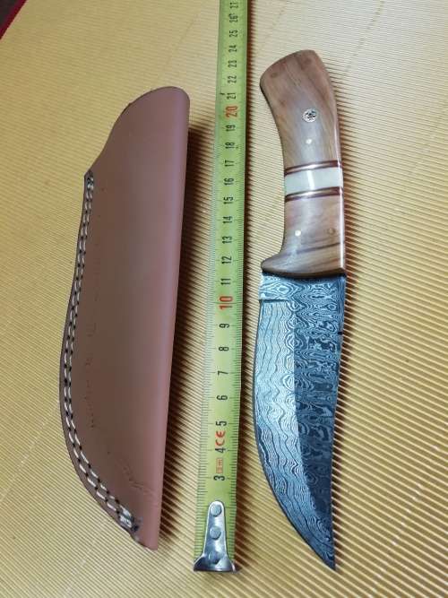 HANDMADE DAMASCUS STEEL HUNTING KNIFE !!!