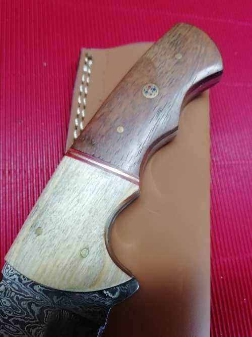 HANDMADE DAMASCUS STEEL HUNTING KNIFE !!!