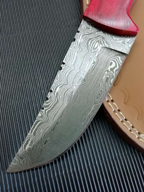 NEW STOCK - HANDMADE DAMASCUS STEEL HUNTING KNIFE !!!