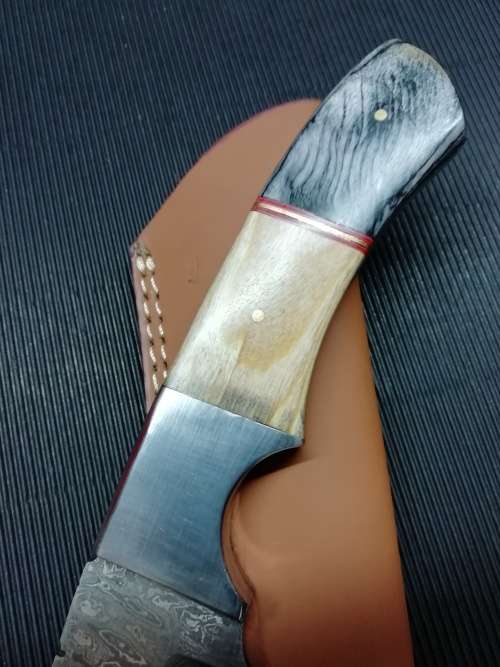 HANDMADE DAMASCUS STEEL HUNTING KNIFE !!!