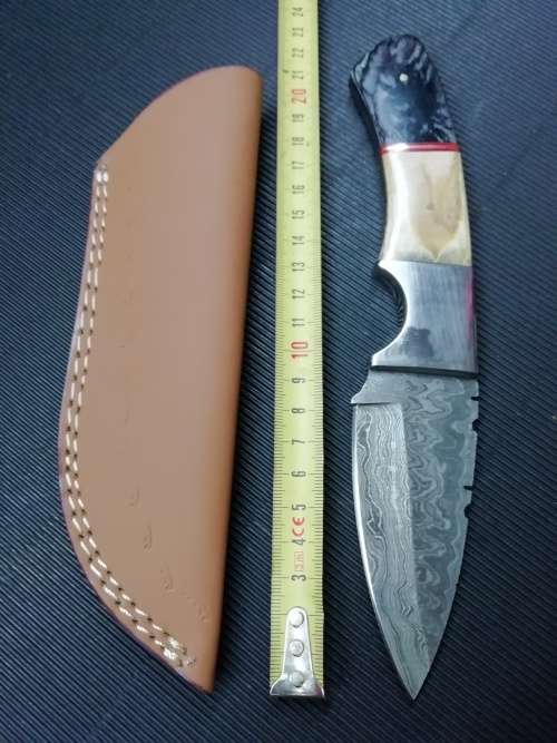 HANDMADE DAMASCUS STEEL HUNTING KNIFE !!!