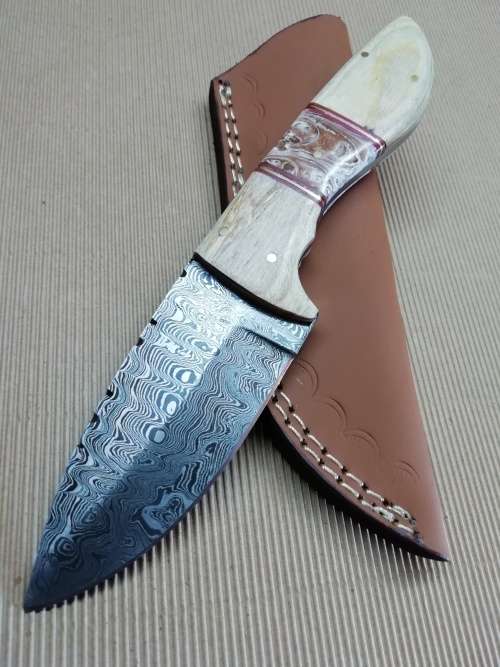 HANDMADE DAMASCUS STEEL HUNTING KNIFE !!!