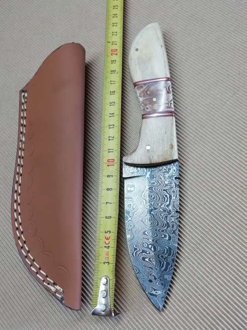 HANDMADE DAMASCUS STEEL HUNTING KNIFE !!!