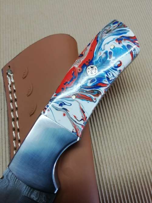 HANDMADE DAMASCUS STEEL HUNTING KNIFE !!!