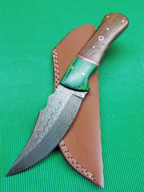 HANDMADE DAMASCUS STEEL HUNTING KNIFE !!!
