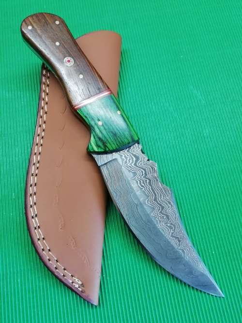 HANDMADE DAMASCUS STEEL HUNTING KNIFE !!!
