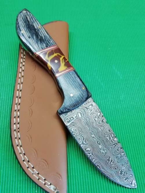 HANDMADE DAMASCUS STEEL HUNTING KNIFE !!!