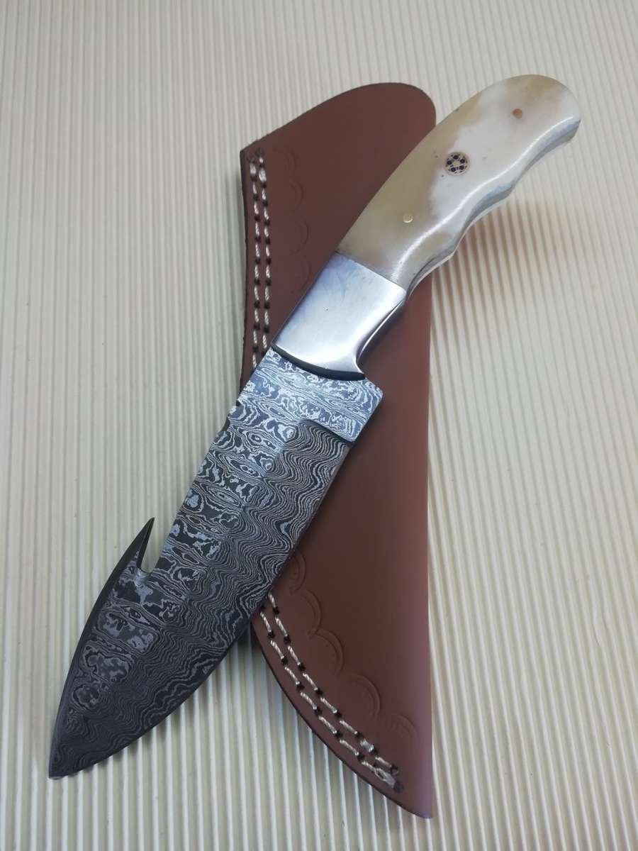 HANDMADE DAMASCUS STEEL HUNTING KNIFE !!!