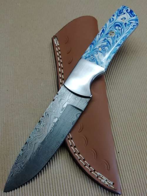 HANDMADE DAMASCUS STEEL HUNTING KNIFE !!!