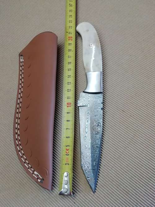 HANDMADE DAMASCUS STEEL HUNTING KNIFE !!!