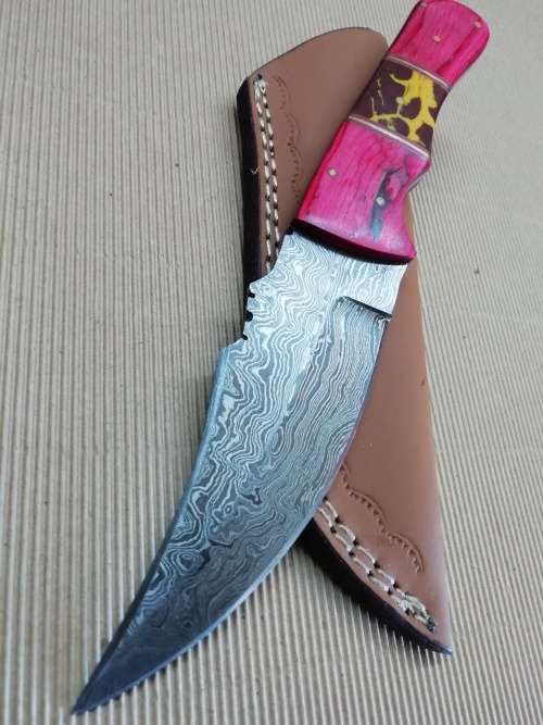 HANDMADE DAMASCUS STEEL HUNTING KNIFE !!!