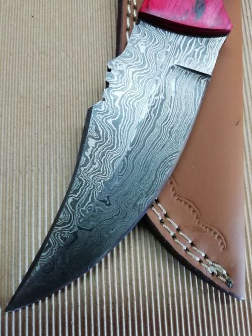 HANDMADE DAMASCUS STEEL HUNTING KNIFE !!!