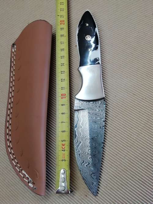 HANDMADE DAMASCUS STEEL HUNTING KNIFE !!!