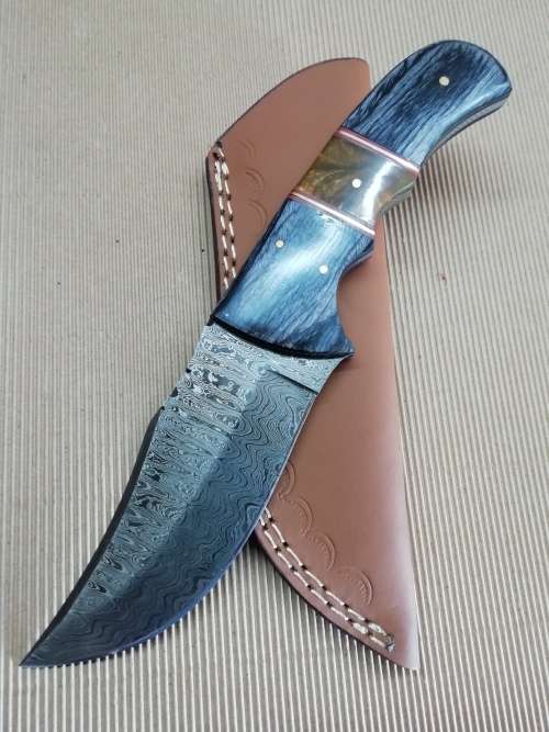 HANDMADE DAMASCUS STEEL HUNTING KNIFE !!!