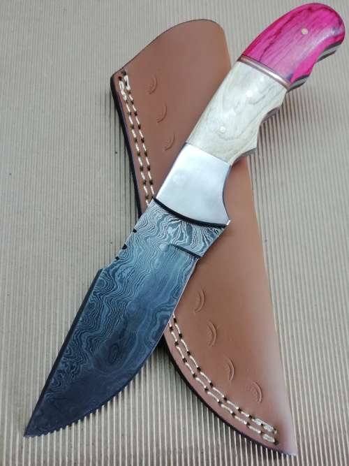 HANDMADE DAMASCUS STEEL HUNTING KNIFE !!!
