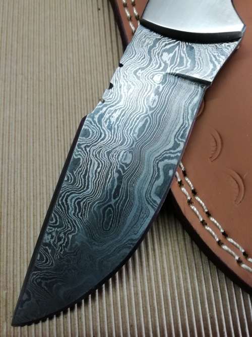 HANDMADE DAMASCUS STEEL HUNTING KNIFE !!!