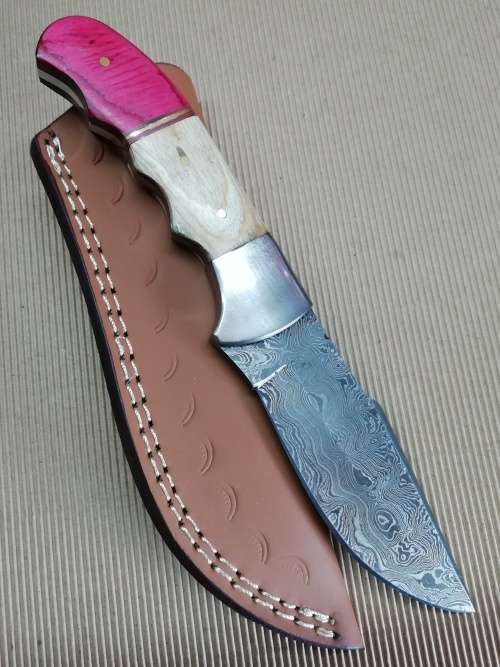 HANDMADE DAMASCUS STEEL HUNTING KNIFE !!!