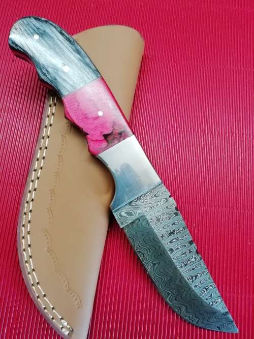 HANDMADE DAMASCUS STEEL HUNTING KNIFE !!!