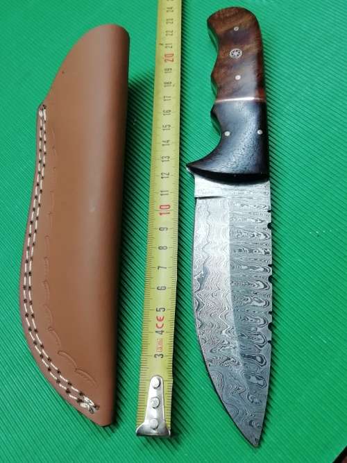 HANDMADE DAMASCUS STEEL HUNTING KNIFE !!!