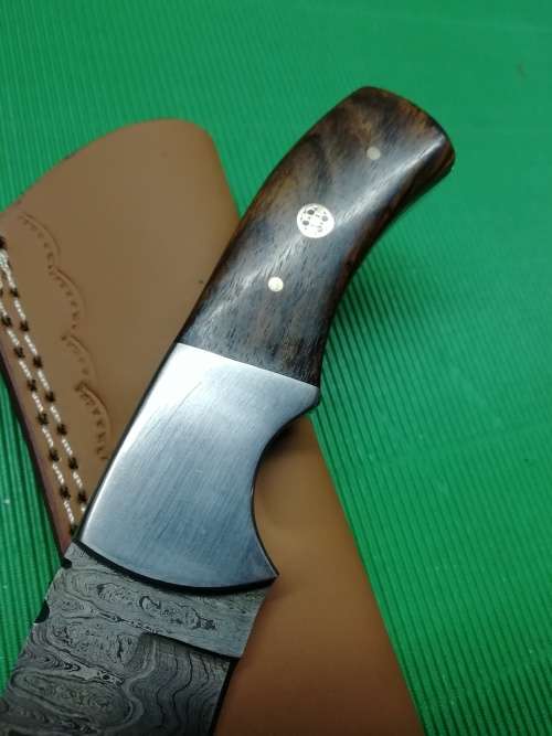 HANDMADE DAMASCUS STEEL HUNTING KNIFE !!!