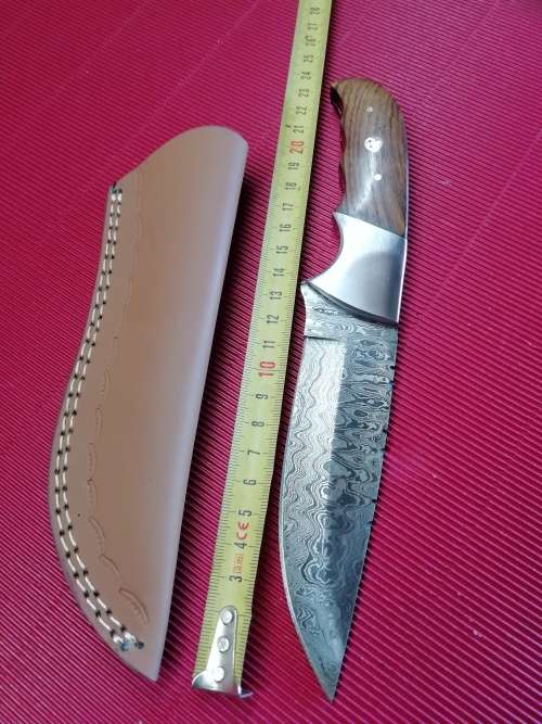 HANDMADE DAMASCUS STEEL HUNTING KNIFE !!!