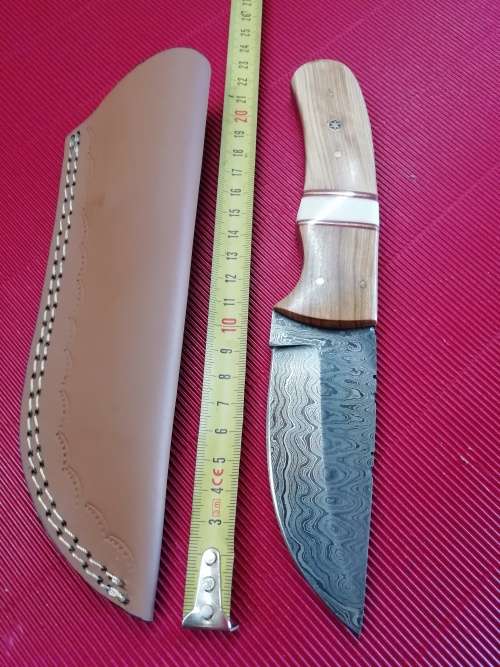 HANDMADE DAMASCUS STEEL HUNTING KNIFE !!!
