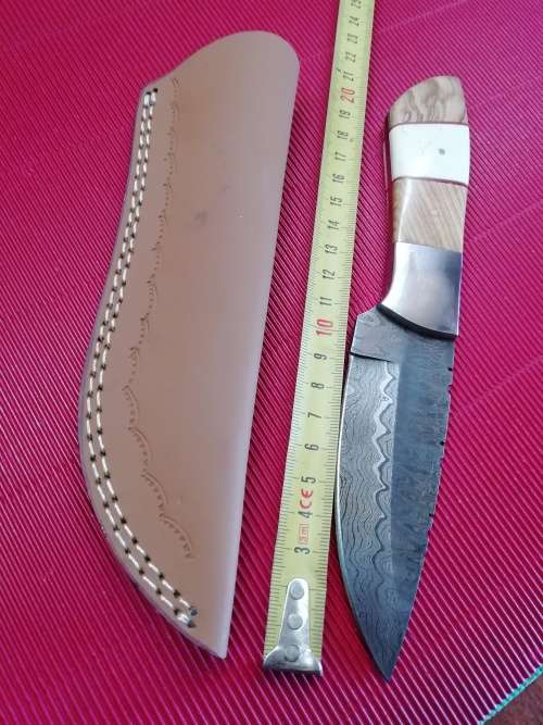 HANDMADE DAMASCUS STEEL HUNTING KNIFE !!!