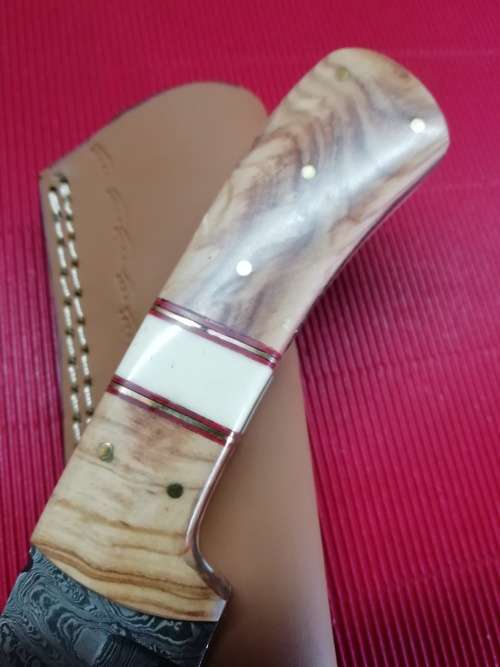 HANDMADE DAMASCUS STEEL HUNTING KNIFE !!!