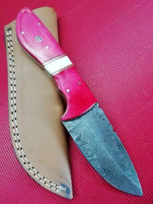 HANDMADE DAMASCUS STEEL HUNTING KNIFE !!!