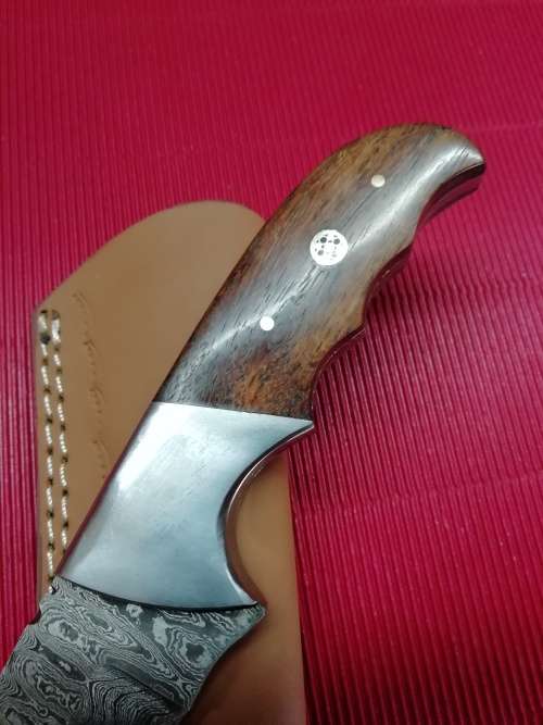 HANDMADE DAMASCUS STEEL HUNTING KNIFE !!!