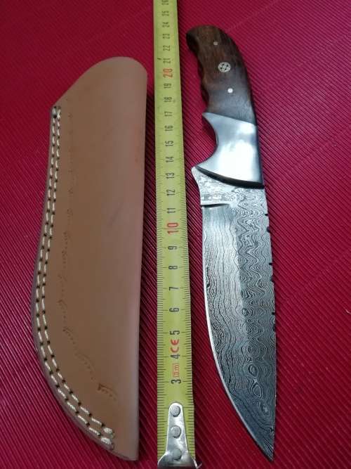 HANDMADE DAMASCUS STEEL HUNTING KNIFE !!!