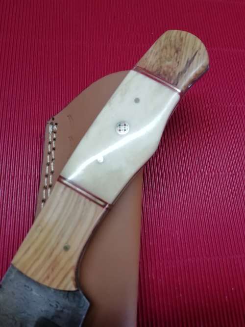 HANDMADE DAMASCUS STEEL HUNTING KNIFE !!!